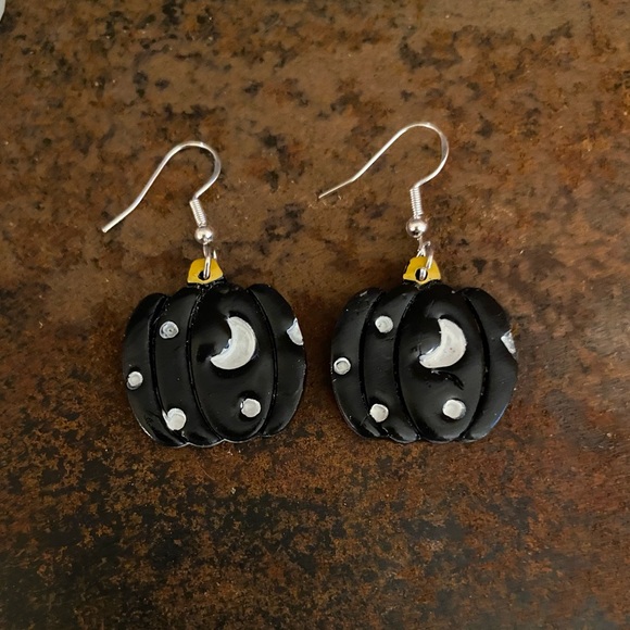 🔥SALE🔥2/$20 Moonlit Pumpkin Earrings W/ .925 Sterling Silver Earring Wires - Picture 2 of 2